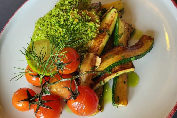 Grilovaná Tilapia v bylinkovej kruste s grilovanou cuketou a cherry_NEW – kópia